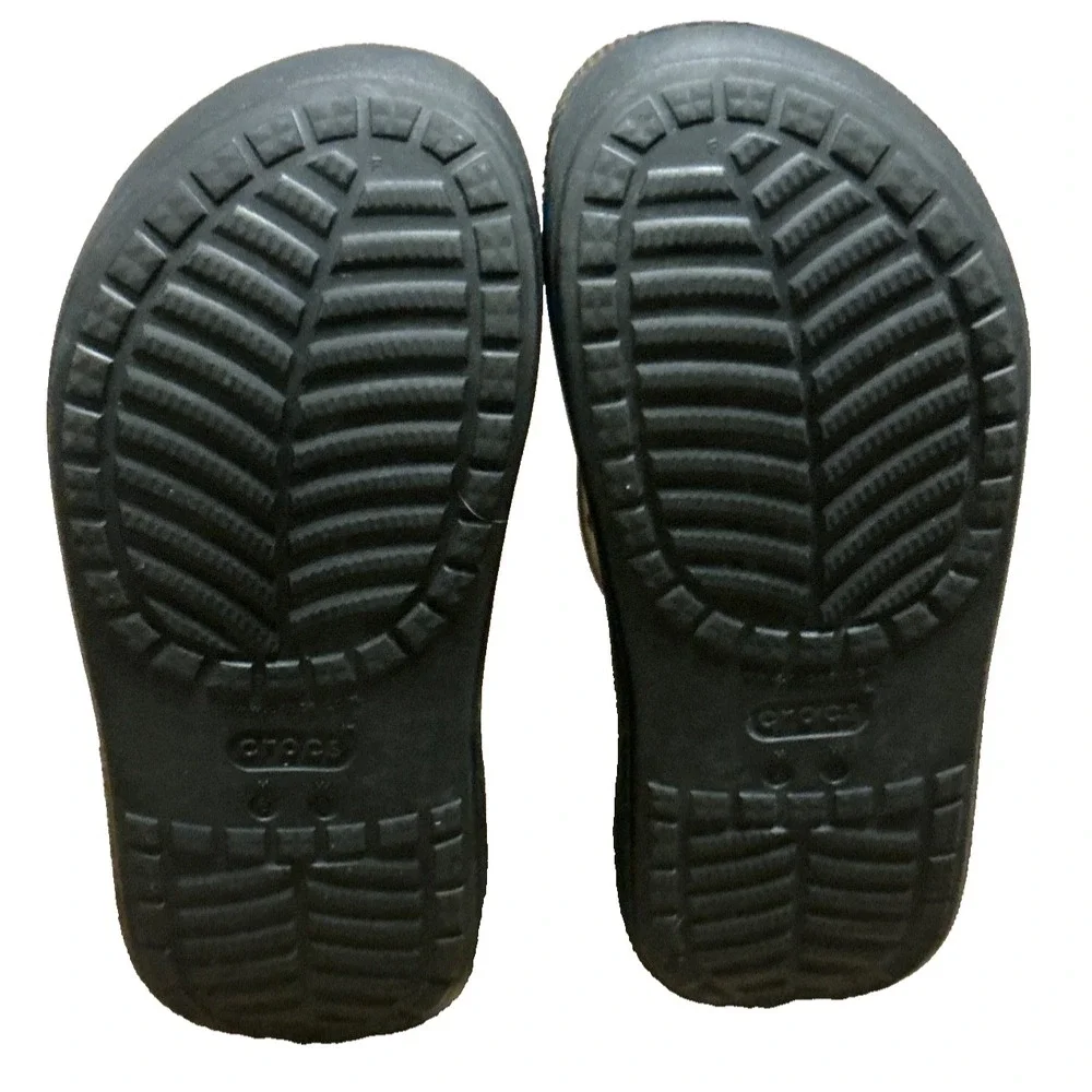 Crocs Classic Crush Unisex lightweight Platform Comfort Black Boots M6 W8 NEW